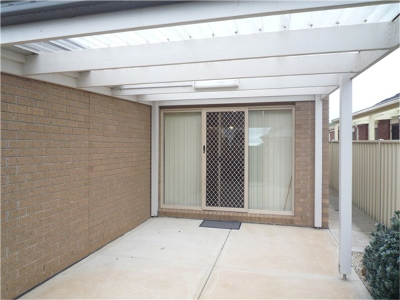 1 / 94 Dunvegan Drive, Kurunjang VIC 3337