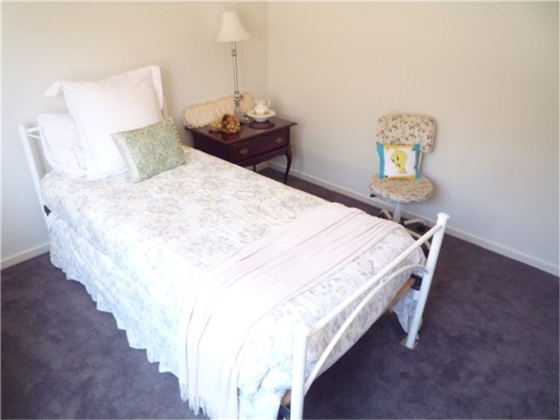 13 Triandra Drive, Brookfield VIC 3338