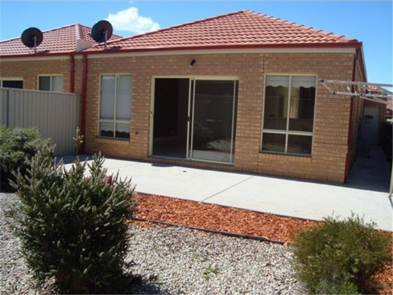 1 / 20 Harmony Drive, Tarneit VIC 3029