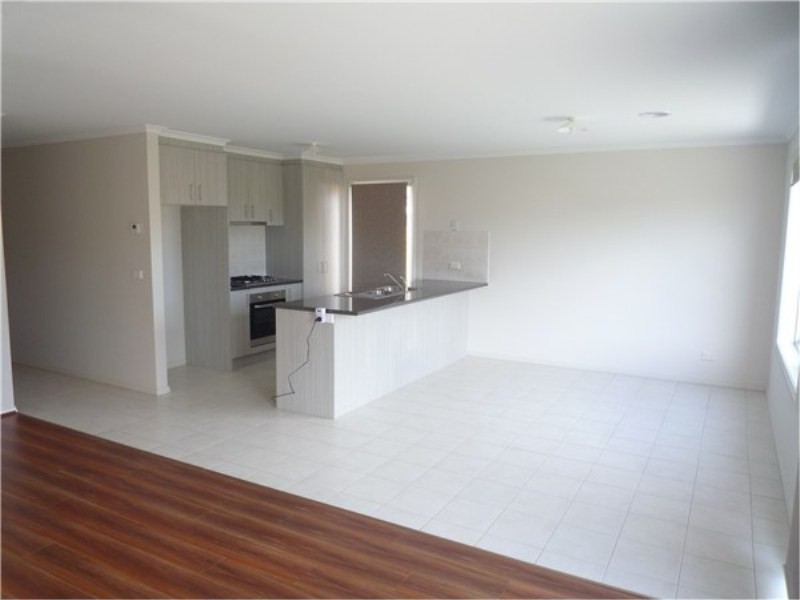 13 Connolly Drive, Melton West VIC 3337