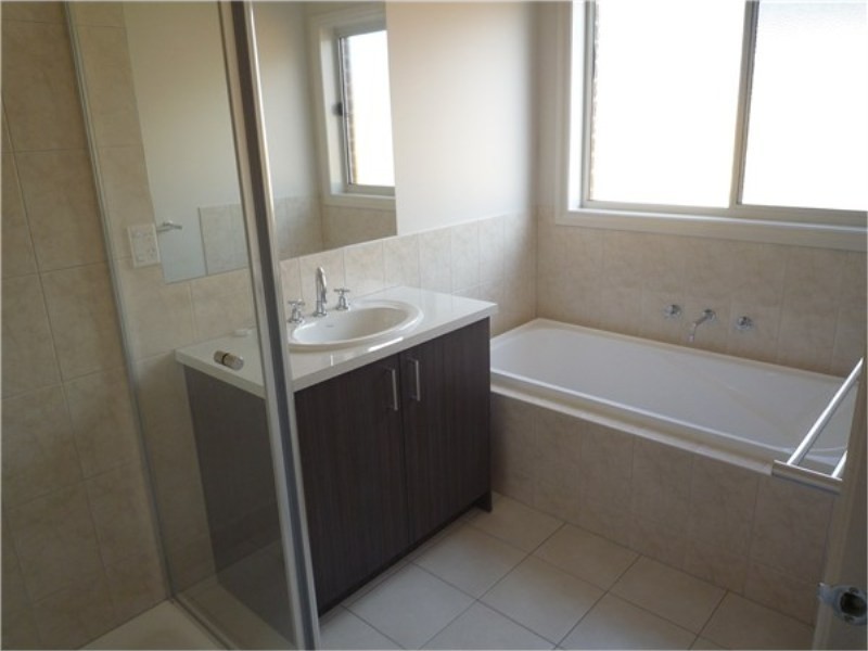 13 Connolly Drive, Melton West VIC 3337