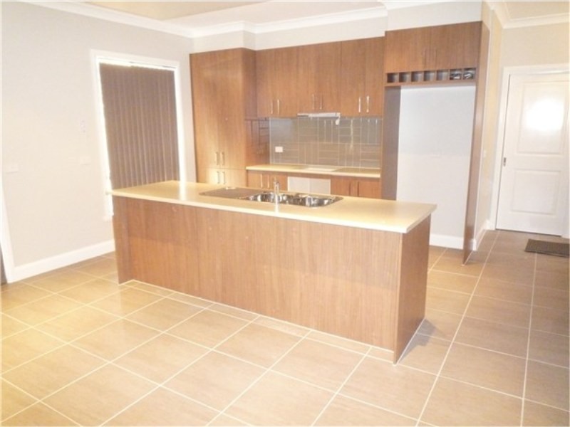 6 Blossom Avenue, Melton West VIC 3337