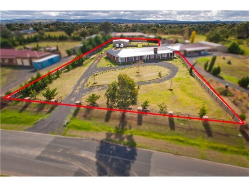 1 / 14 Croxton Drive, Kurunjang VIC 3337