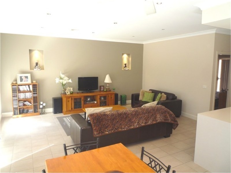 19 McBurnie Drive, Kurunjang VIC 3337