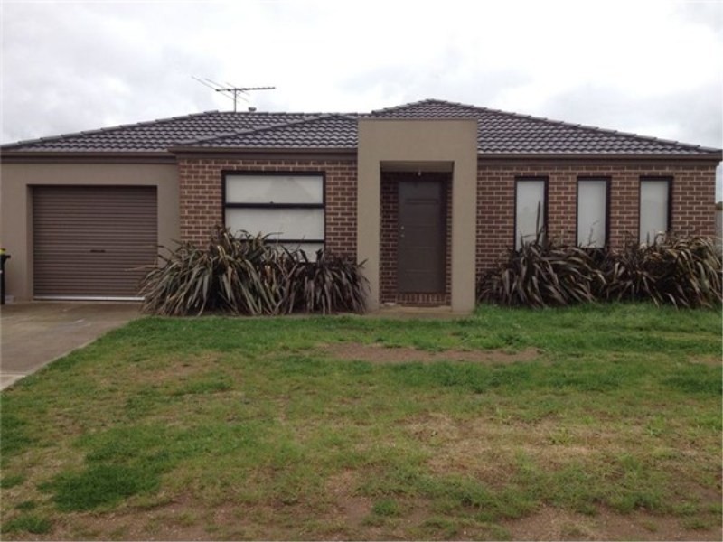 1 / 16 Ella Court, Kurunjang VIC 3337