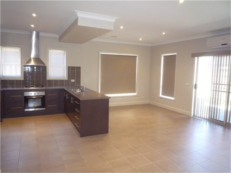 23 Hawthorne Avenue, Melton West VIC 3337