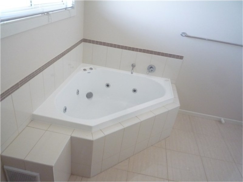 3 / 1a Thorogood Court, Taylors Lakes VIC 3038