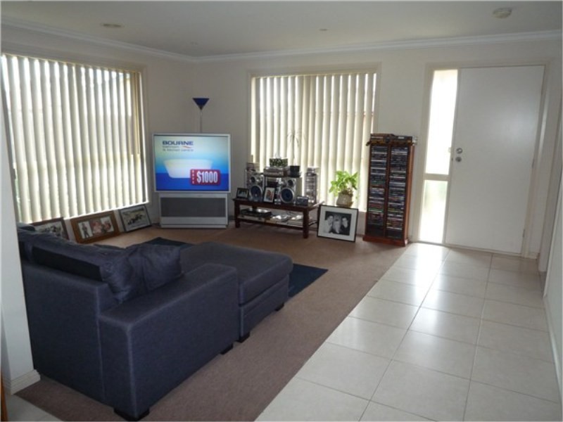 6 / 44a Second Avenue, Melton South VIC 3338