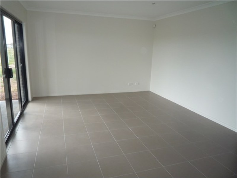 9 Sullivan Place, Melton West VIC 3337