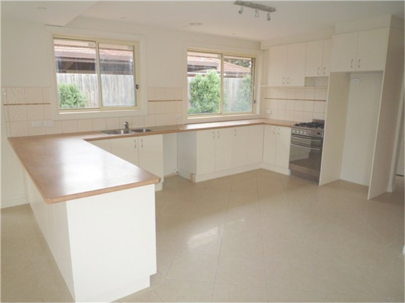 23 Moss Street, Melton South VIC 3338