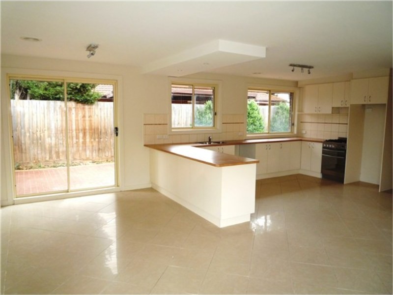 23 Moss Street, Melton South VIC 3338