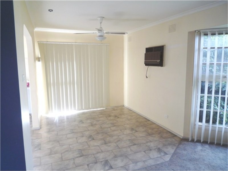 16 Hawkins Place, Melton VIC 3337