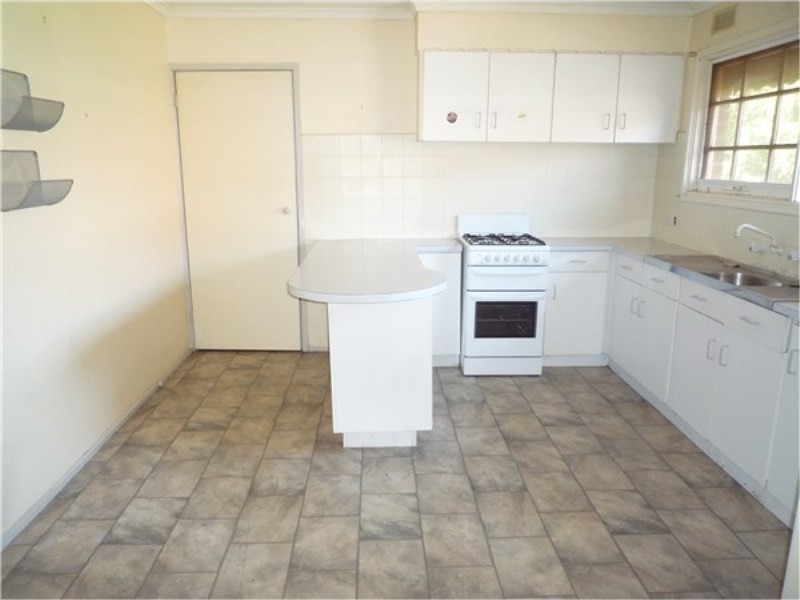 16 Hawkins Place, Melton VIC 3337