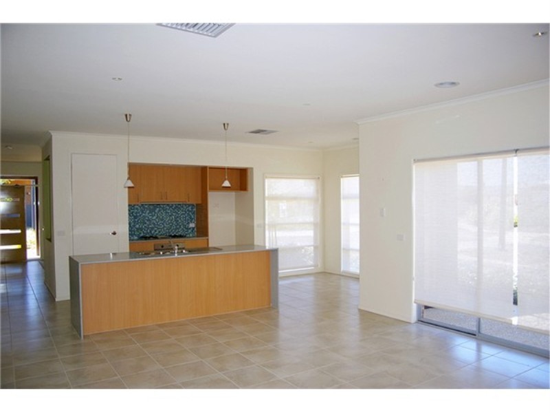 28 Urban Drive, Williams Landing VIC 3027