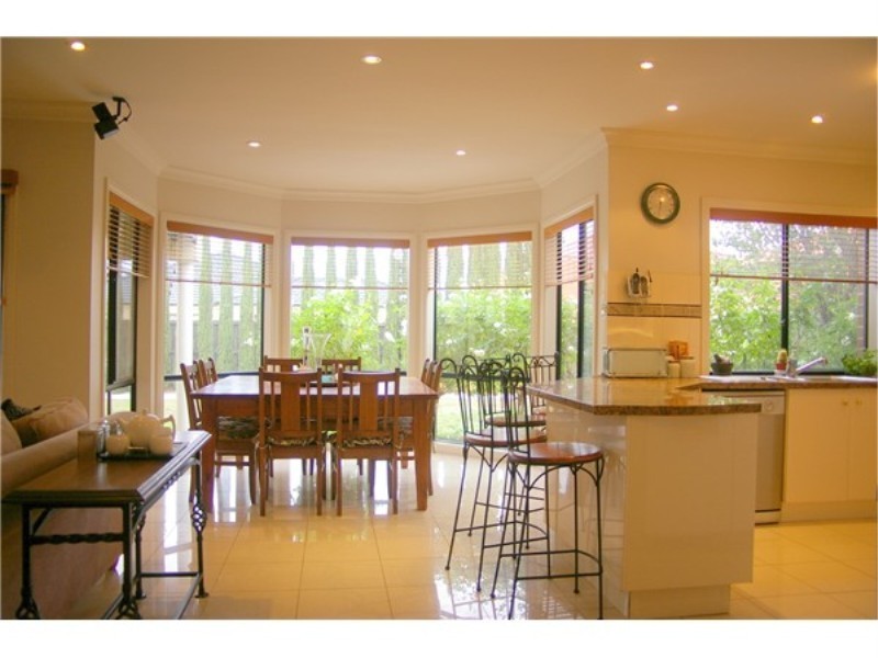 253 Sayers Rd, Truganina VIC 3029