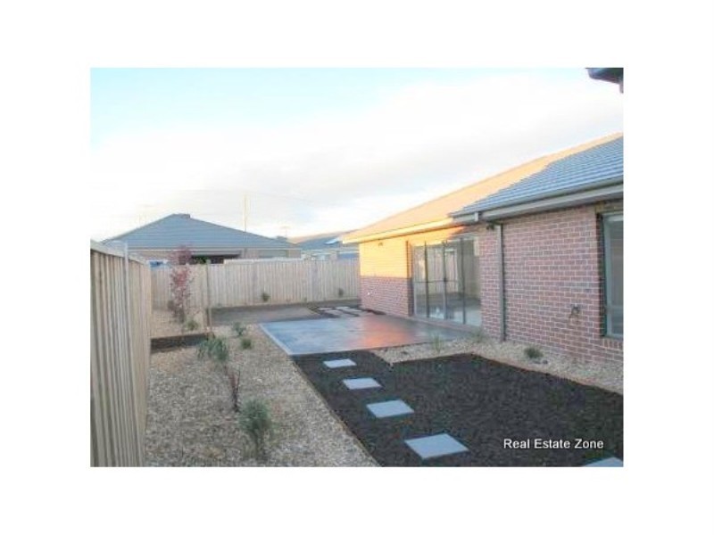42 Fantail Crecent, Williams Landing VIC 3027