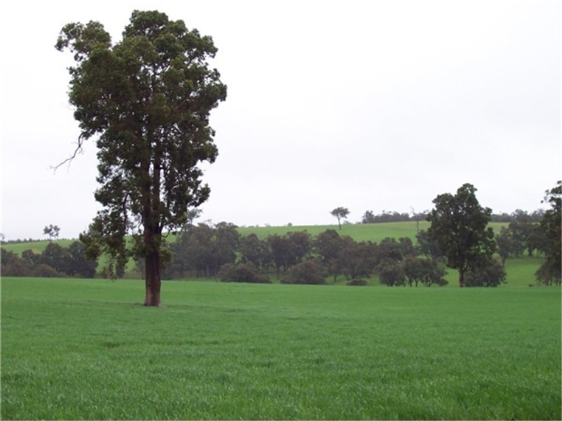 L 6 GREENFIELDS ROAD, Boyup Brook WA 6244