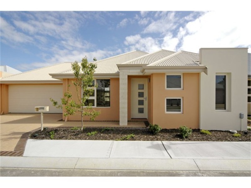 12 EMERSON TURN, Clarkson WA 6030