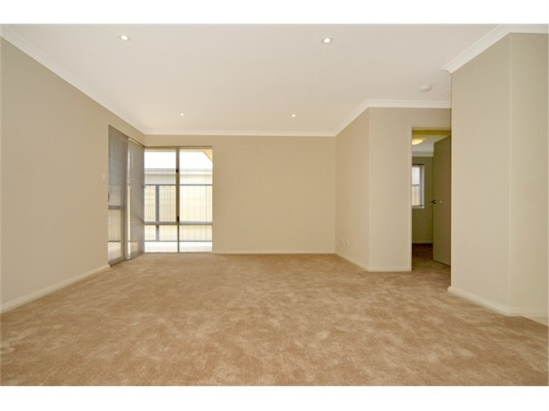 12 EMERSON TURN, Clarkson WA 6030