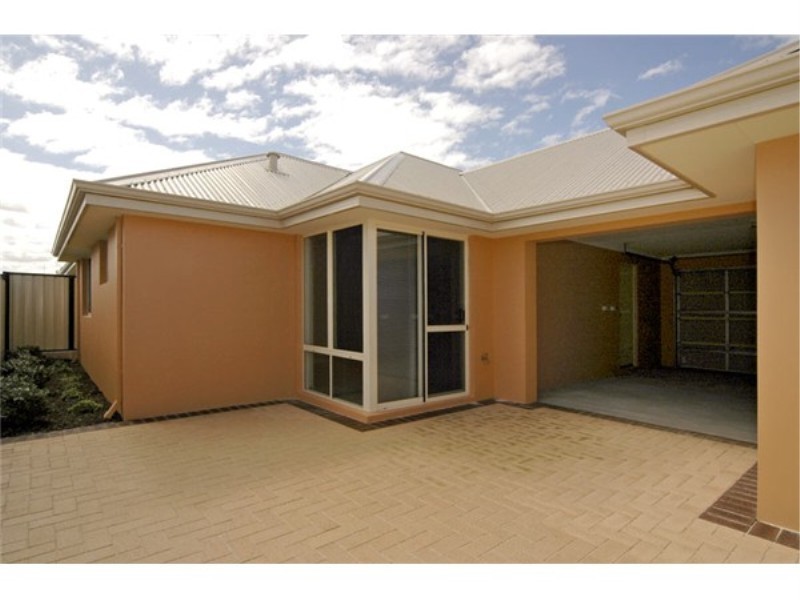 12 EMERSON TURN, Clarkson WA 6030