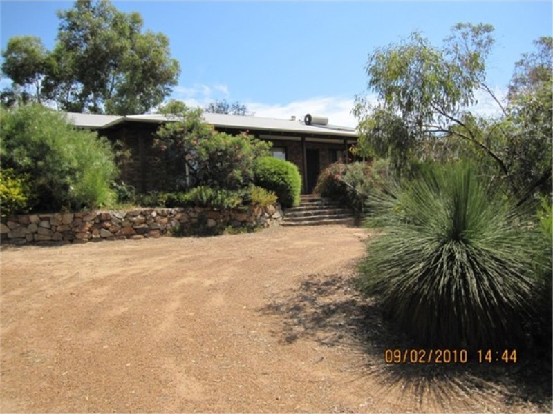 21 KNAPP STREET, Boyup Brook WA 6244