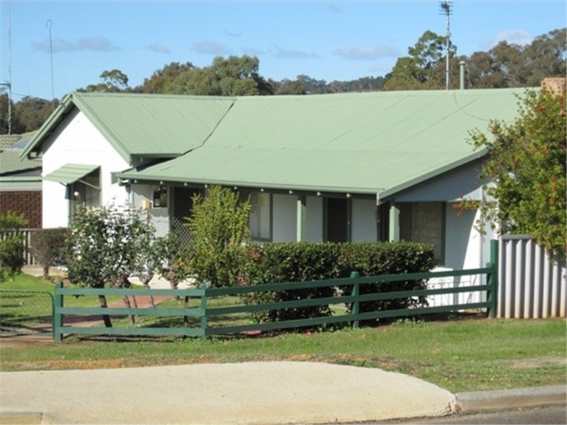 35 Forrest Street, Boyup Brook WA 6244