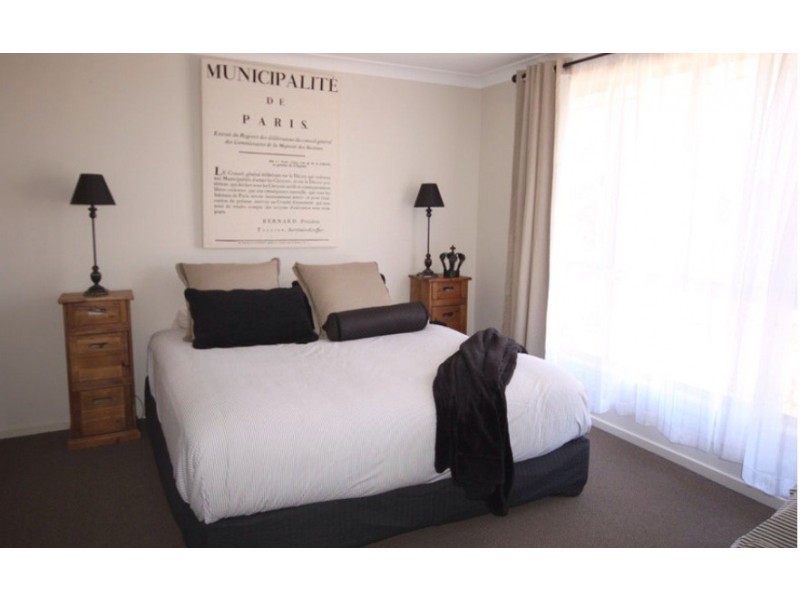 17 Discovery Drive, Yass NSW 2582