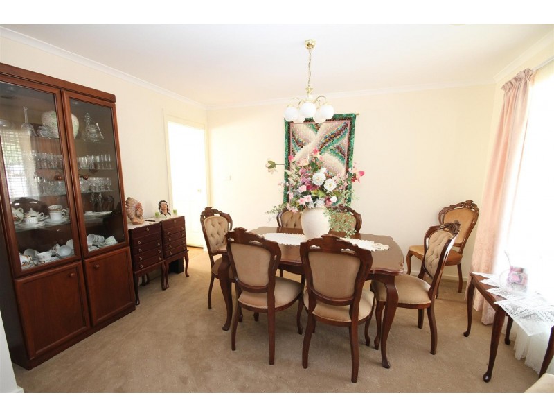 27 Shantalla Crescent, Yass NSW 2582