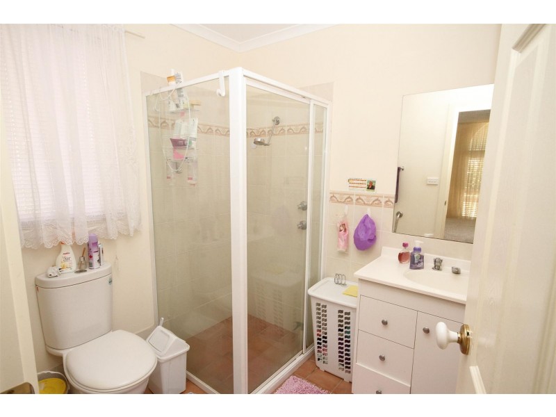 27 Shantalla Crescent, Yass NSW 2582