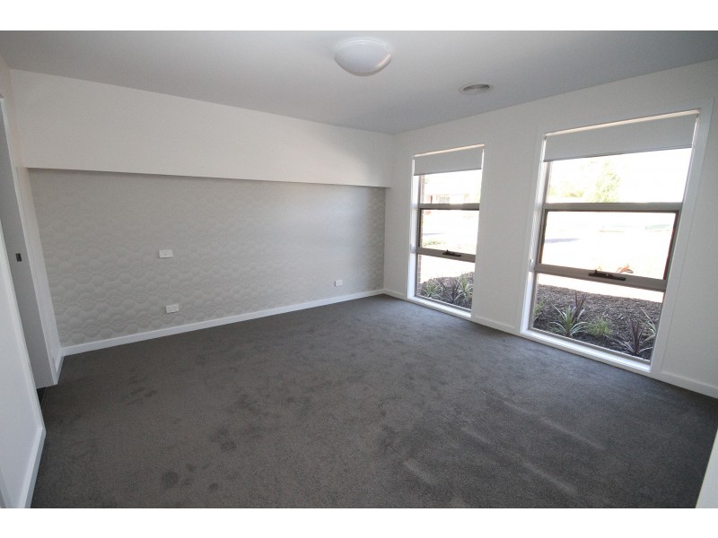 19 Mckenna Avenue, Yass NSW 2582