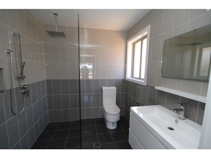 19 Mckenna Avenue, Yass NSW 2582