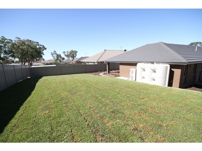 19 Mckenna Avenue, Yass NSW 2582