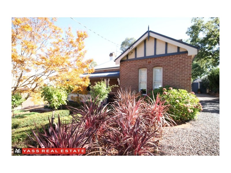 7 Petit Street, Yass NSW 2582