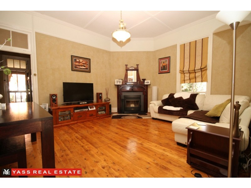 7 Petit Street, Yass NSW 2582