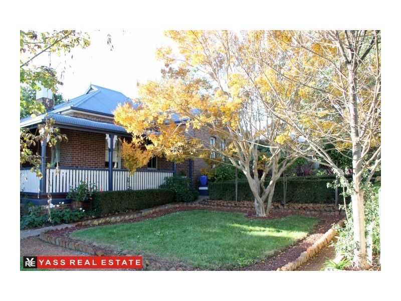 7 Petit Street, Yass NSW 2582