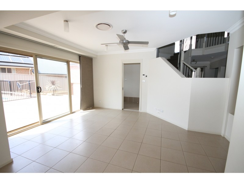 8 Settlers Court, Yass NSW 2582