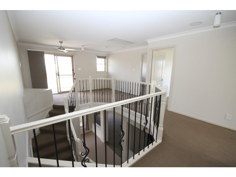 8 Settlers Court, Yass NSW 2582