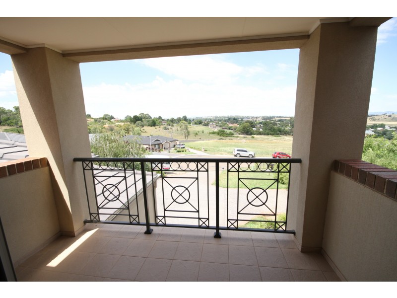 8 Settlers Court, Yass NSW 2582