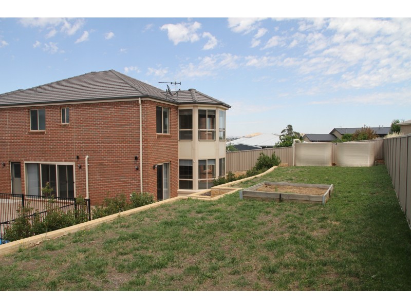 8 Settlers Court, Yass NSW 2582