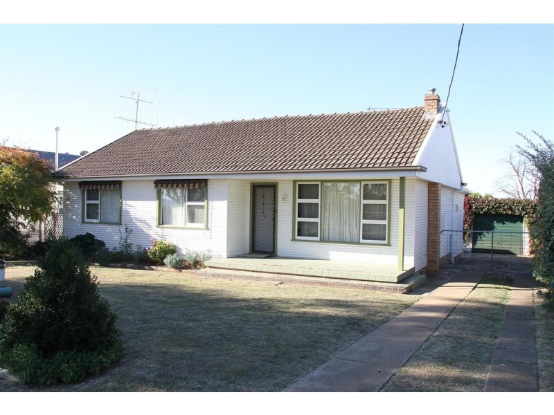 32 Plunkett Street, Yass NSW 2582