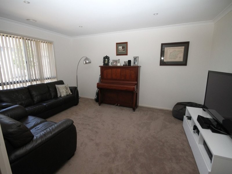 3 Mckenna Avenue, Yass NSW 2582