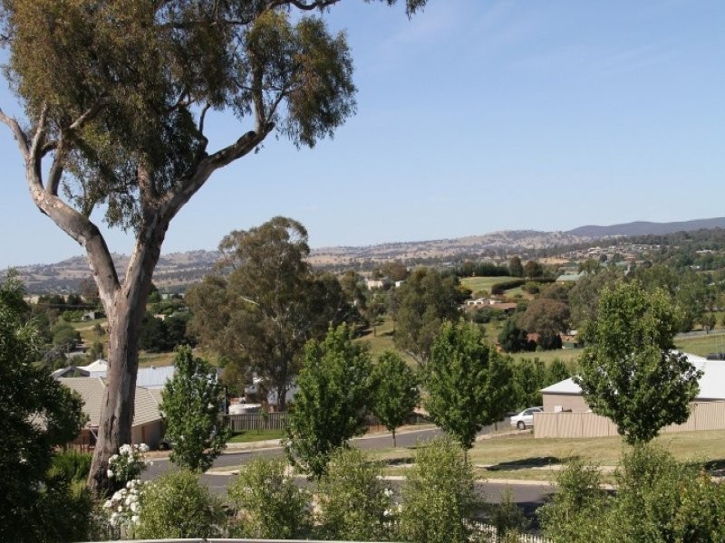 3 Mckenna Avenue, Yass NSW 2582