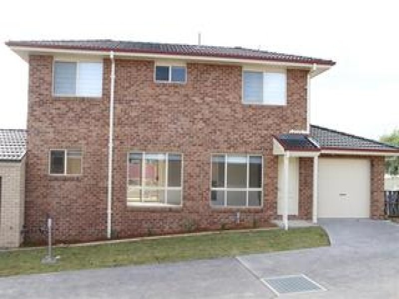 25/11 Julian Place, Yass NSW 2582