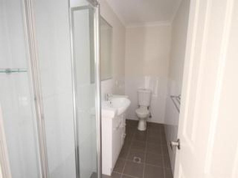 25/11 Julian Place, Yass NSW 2582