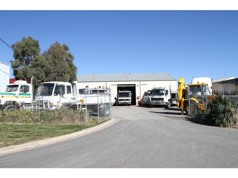 16 Yass Valley Way, Yass NSW 2582