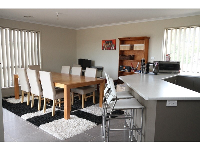 2 Henry Place, Yass NSW 2582