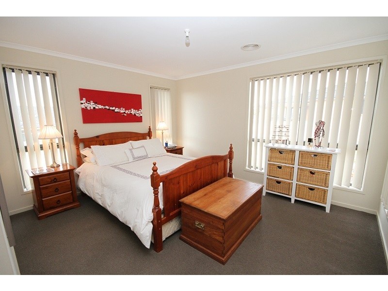 2 Henry Place, Yass NSW 2582