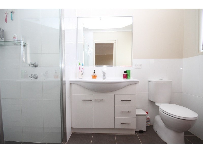 2 Henry Place, Yass NSW 2582