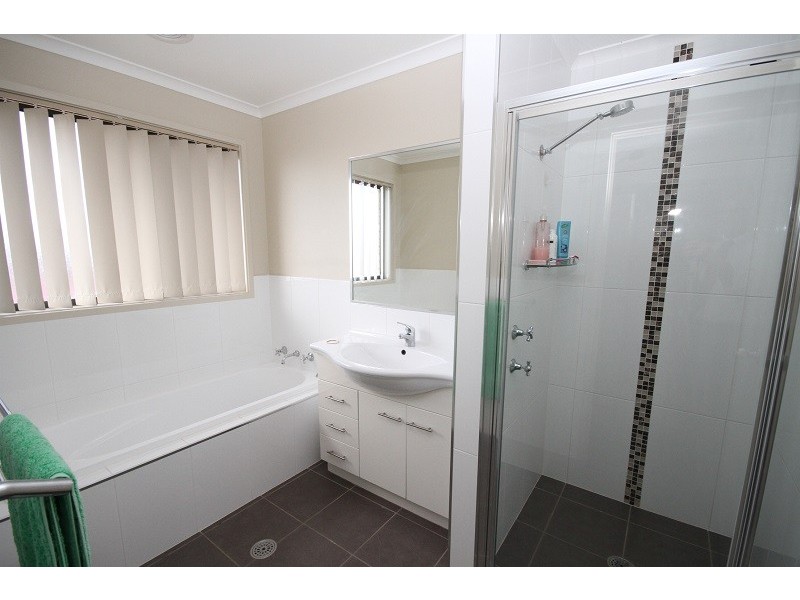 2 Henry Place, Yass NSW 2582