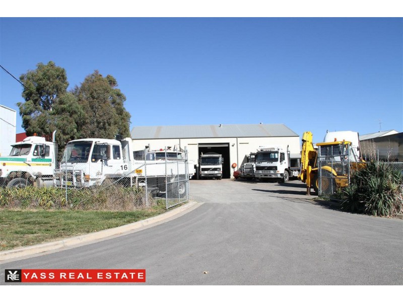 16 Yass Valley Way, Yass NSW 2582